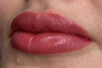 Вечная красота по невероятно низкой цене! Перманентный макияж со скидкой до 43%!