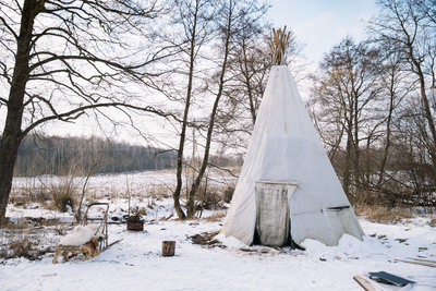 Познавательно-развлекательные экскурсии, аренда монгольской юрты и финского гриль-домика, катание на снегоходах и многое другое в «Хаски блюз» со скидкой до 50%!